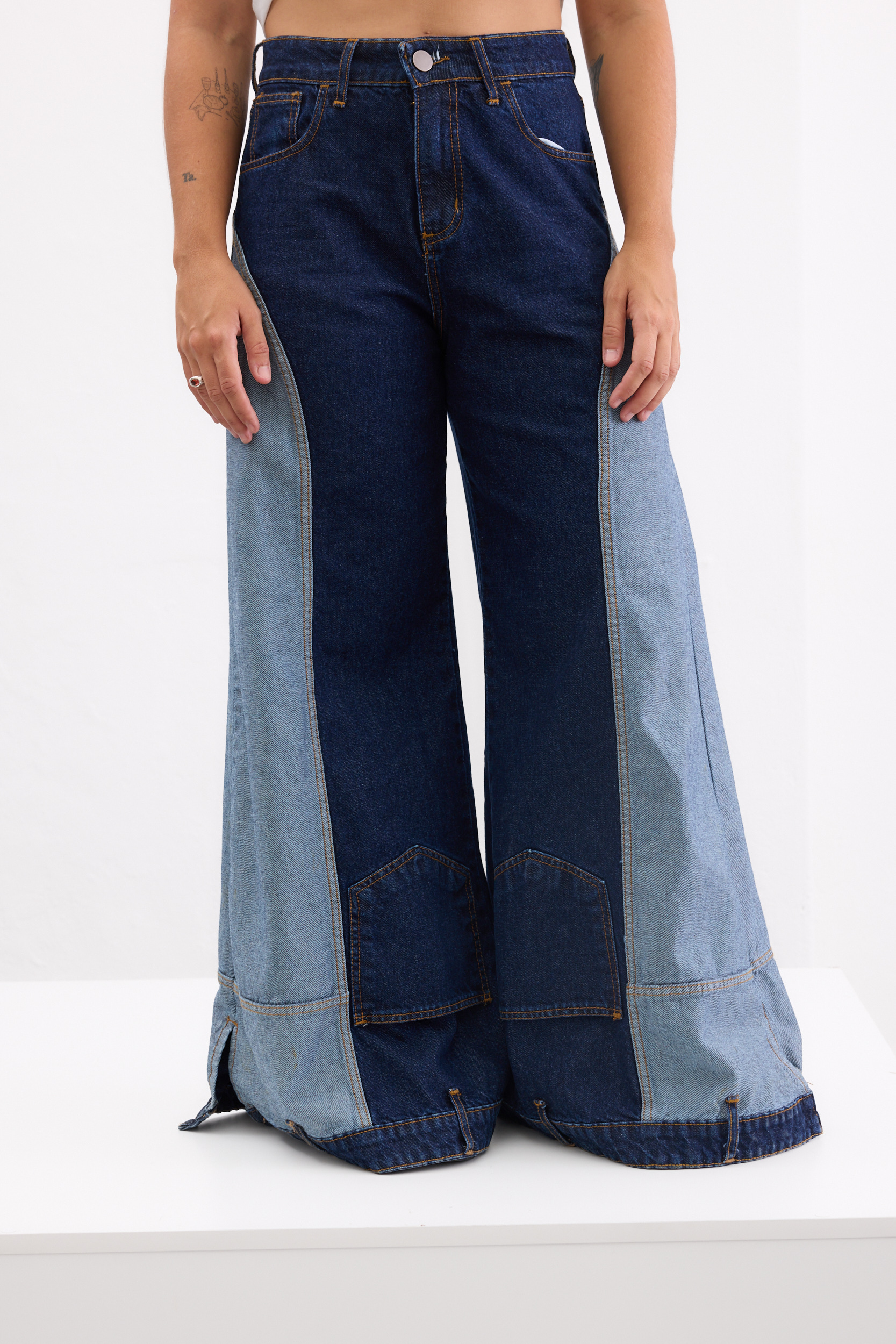 JEAN MEGA