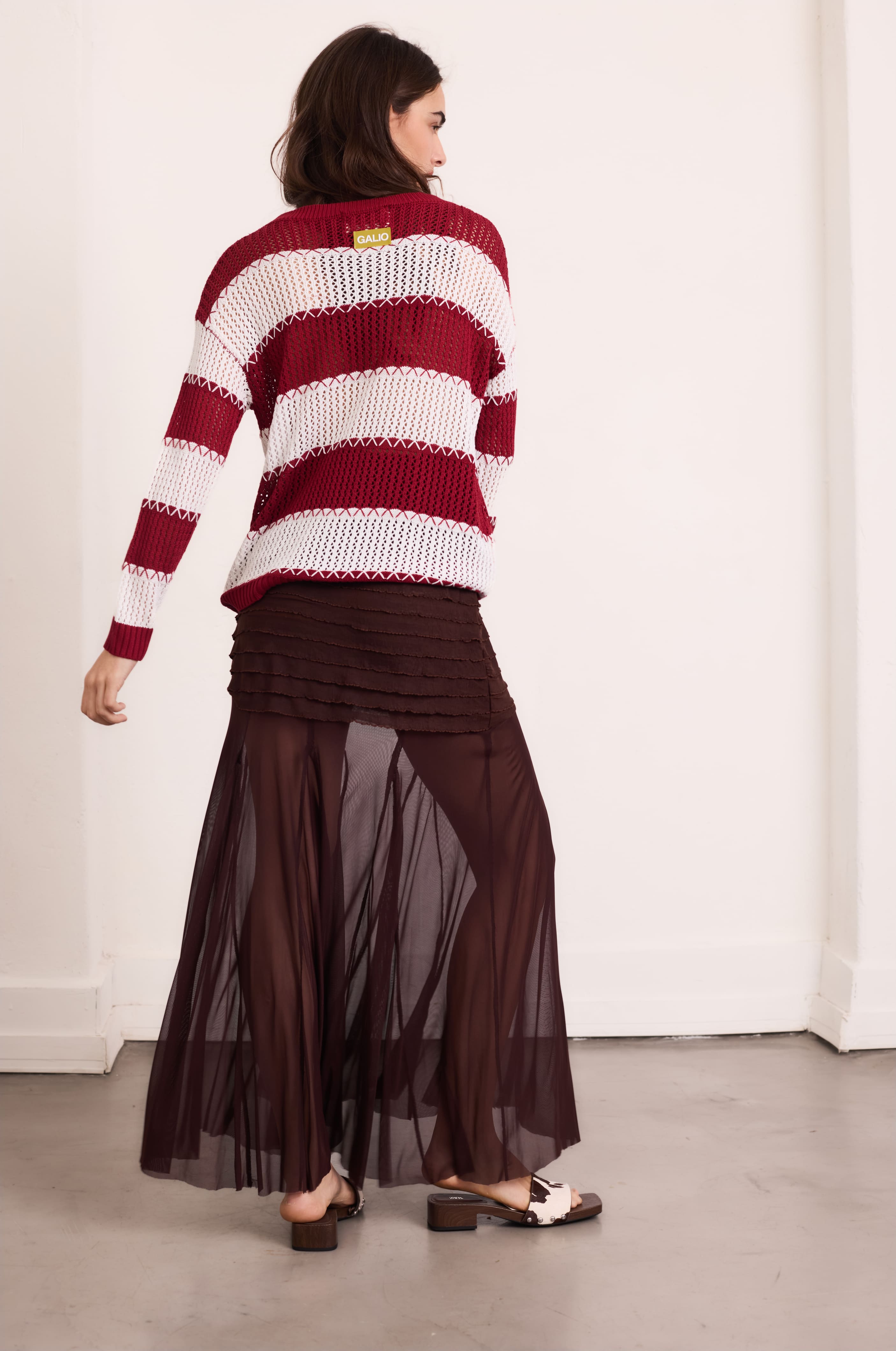SWEATER BEACH